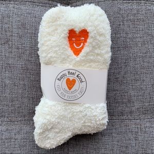 Fuzzy Socks*FREE to bundle w. purchase of $18 or⬆️